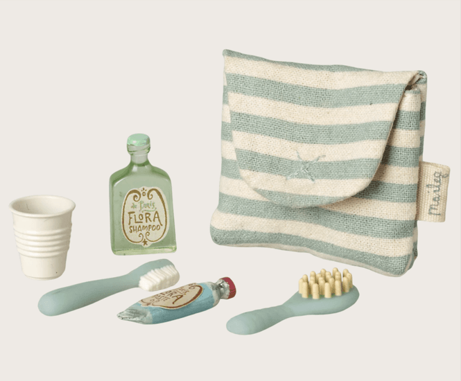 Hovedbilde Maileg Toothbrush set in bag Mouse Blue stripe