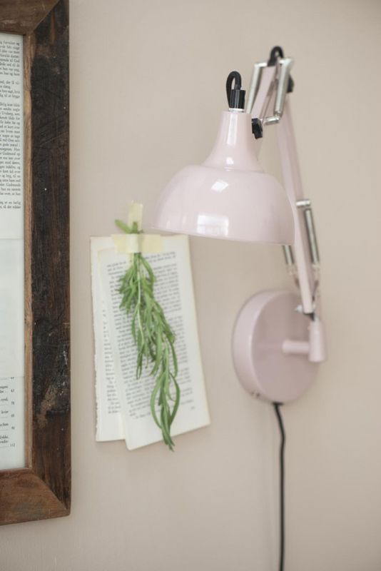 Ib Laursen vegglampe lys rosa