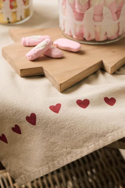 Ib Laursen Kj&oslash;kkenh&aring;ndkle Emma r&oslash;de hjerter